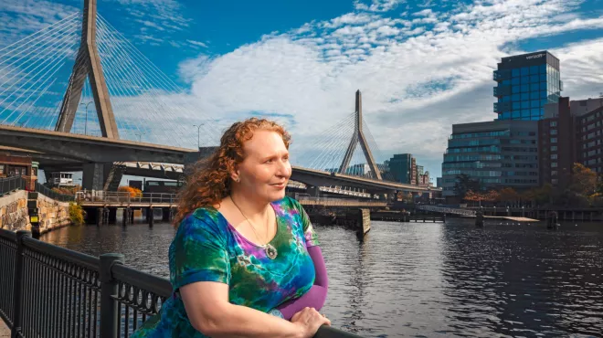 Laurie Brunner，a breast cancer survivor who participated in a Novartis clinical trial，in her home city of Boston，MA，US。