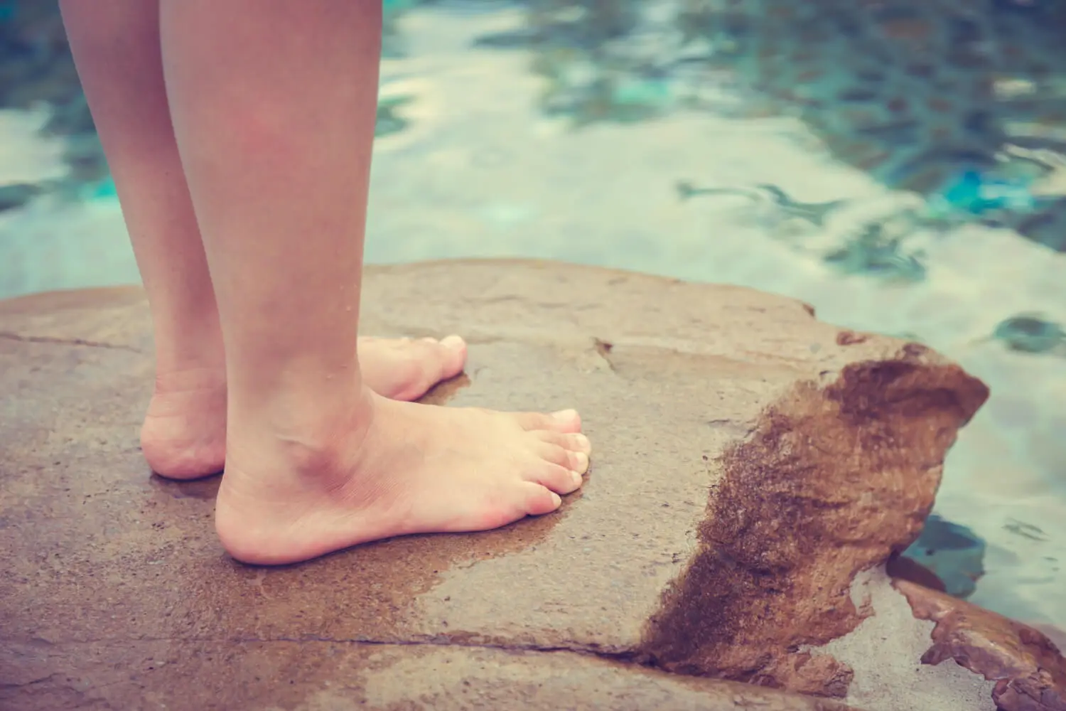 pies hinchados en verano