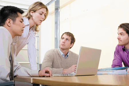 Mitarbeiter in einer Besprechung