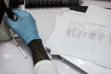 Adverse event reporting card