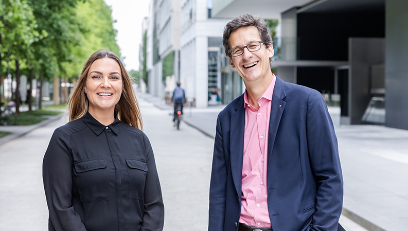 Isabel Dalli et Markus Mader sur le campus Novartis de Bâle, en Suisse 
