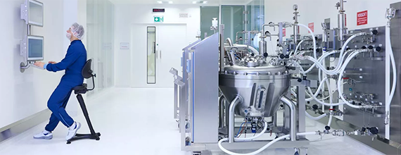 Worker in a laboratory