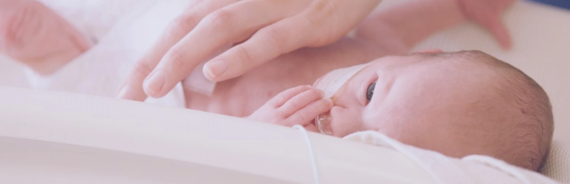 Ein frühgeborenes Baby