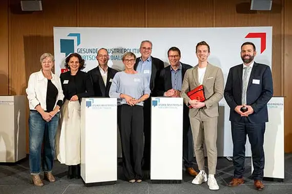 Treffen von „Gesunde Industriepolitik – Fortschrittsdialog“ liefert Strategien für erfolgreichen Wissenstransfer.