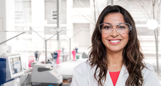 Forsker i laboratorie