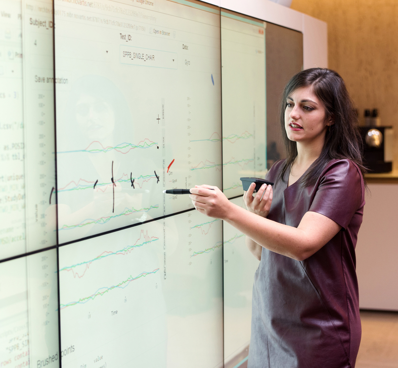 Trabajadora de Novartis
