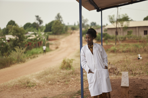 Doctora joven en Ruanda