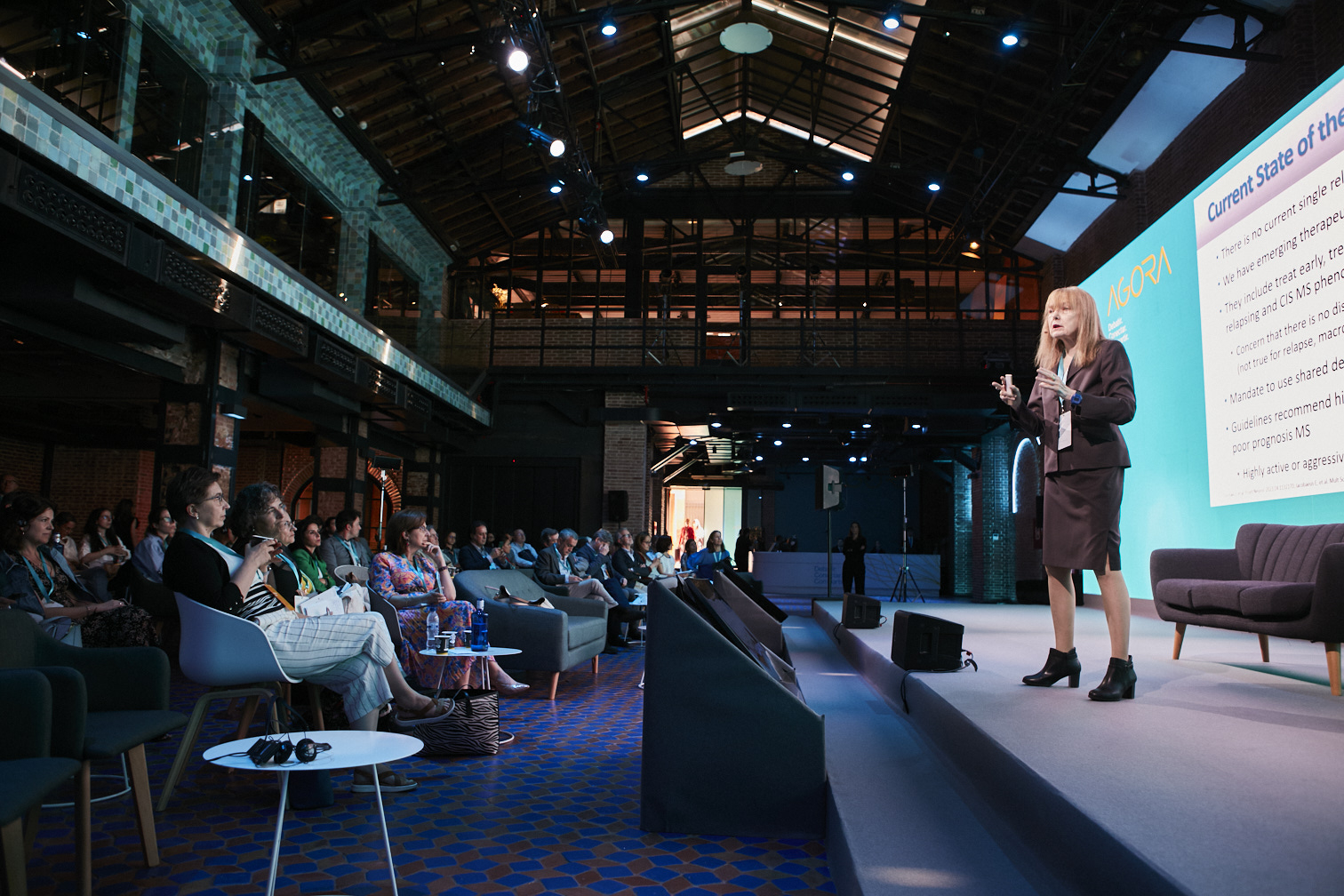 Patricia Coyle exponiendo en Ágora 2023