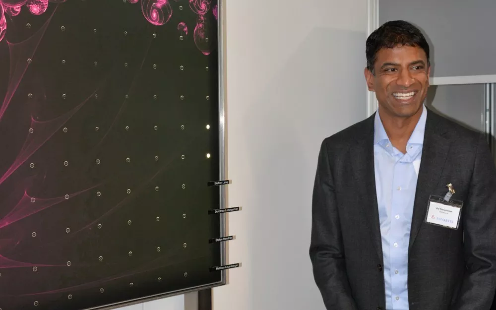 Vasant Narasimhan, CEO of Novartis, proud to light up the Wall of Hope in Stein.