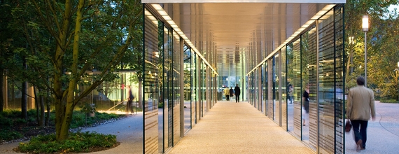 investors-landing-campus-entry-walkway-image