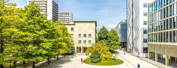 Vista do Fórum 1 e da Fabrikstrasse, Campus da Novartis em Basel.