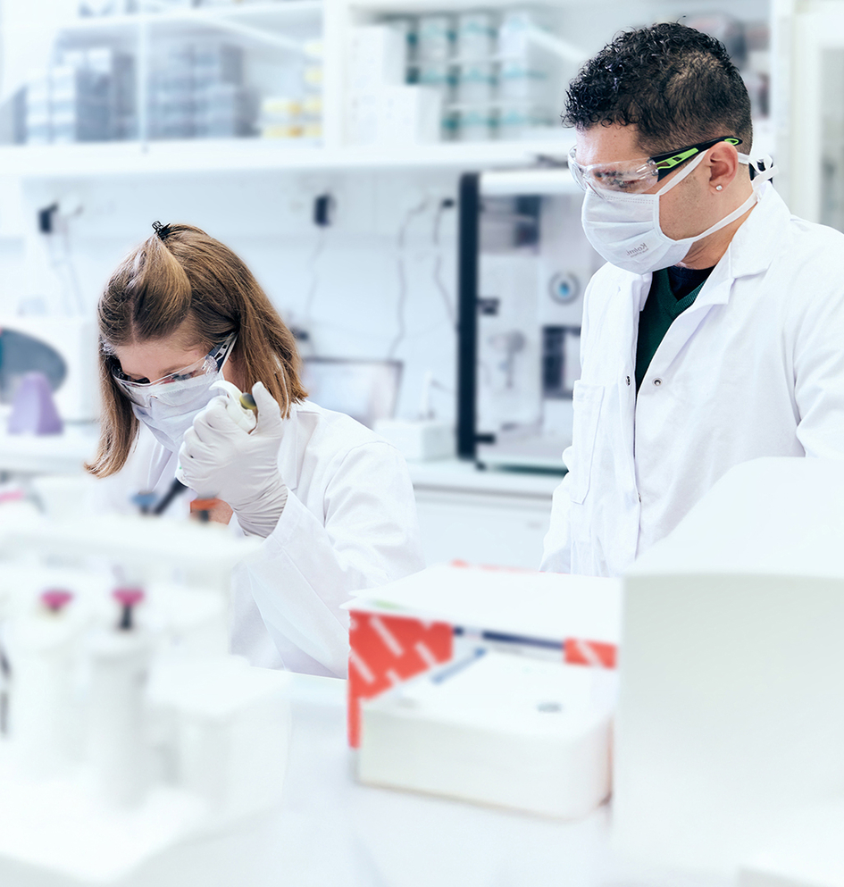 Naučnici rade testiranje u laboratoriji