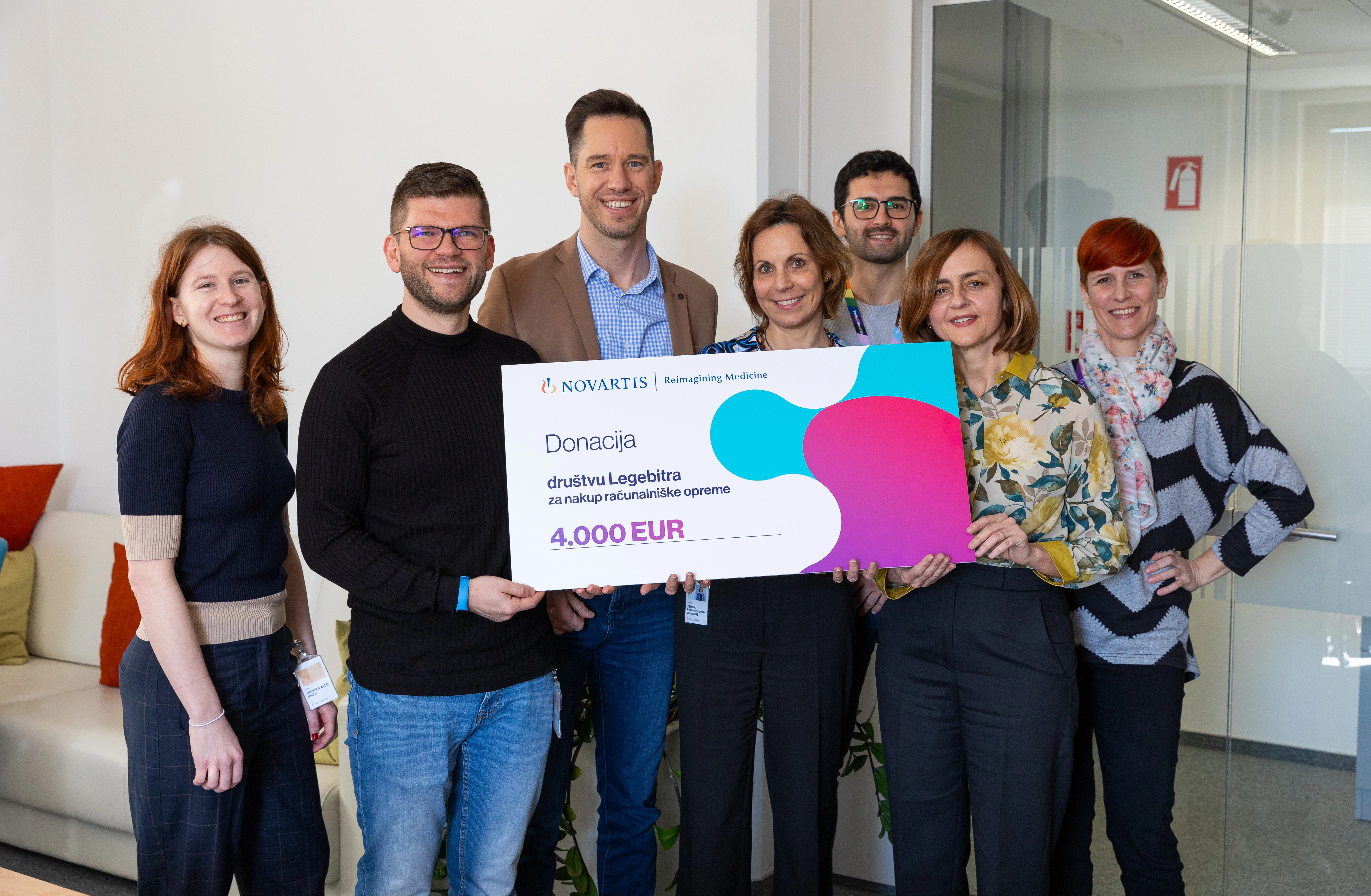 Z donacijo društvu Legebitra za bolj vključujočo družbo