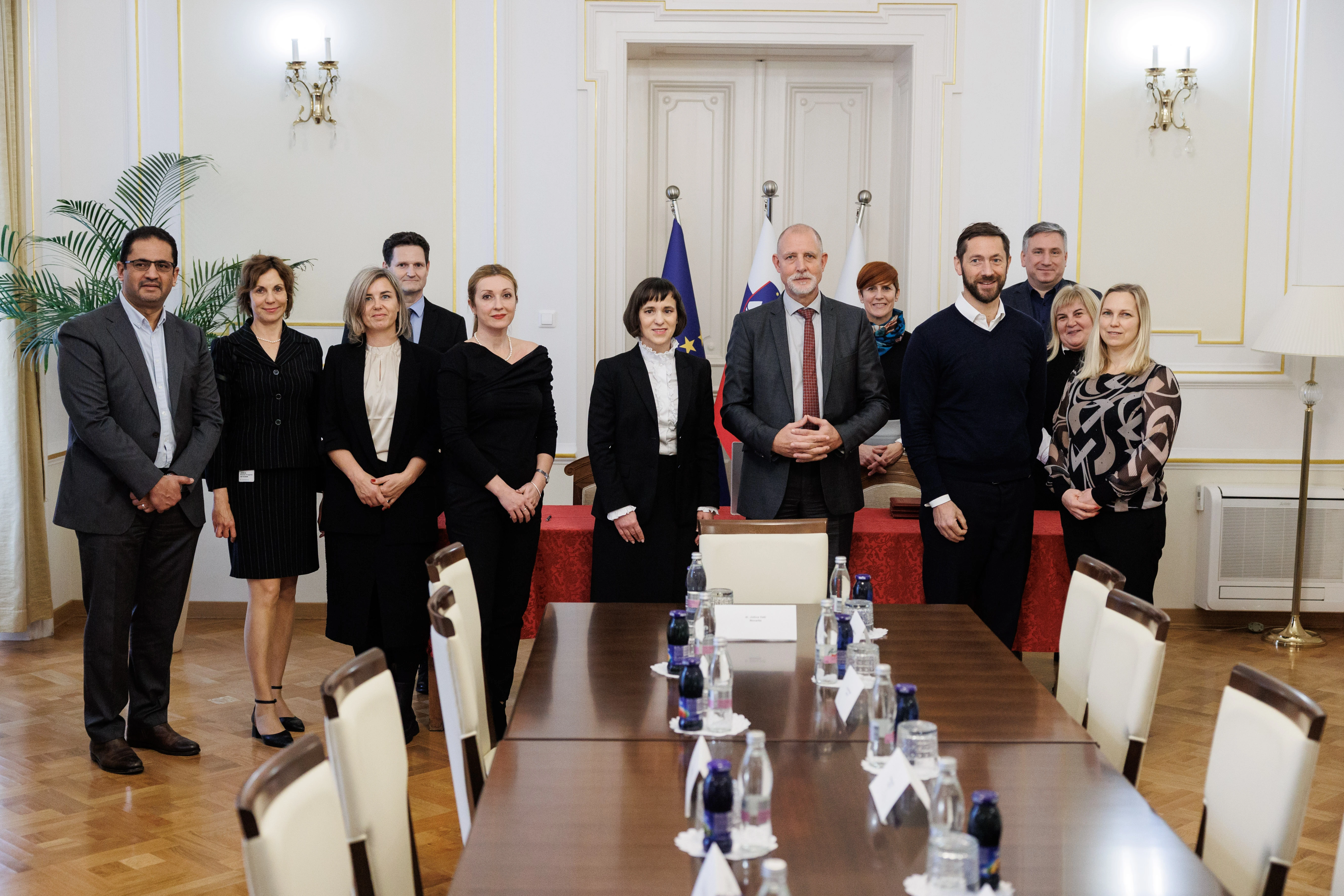 Skupinska fotografija prof. dr. Gregor Majdič in dr. Petra Štefanič Anderluh