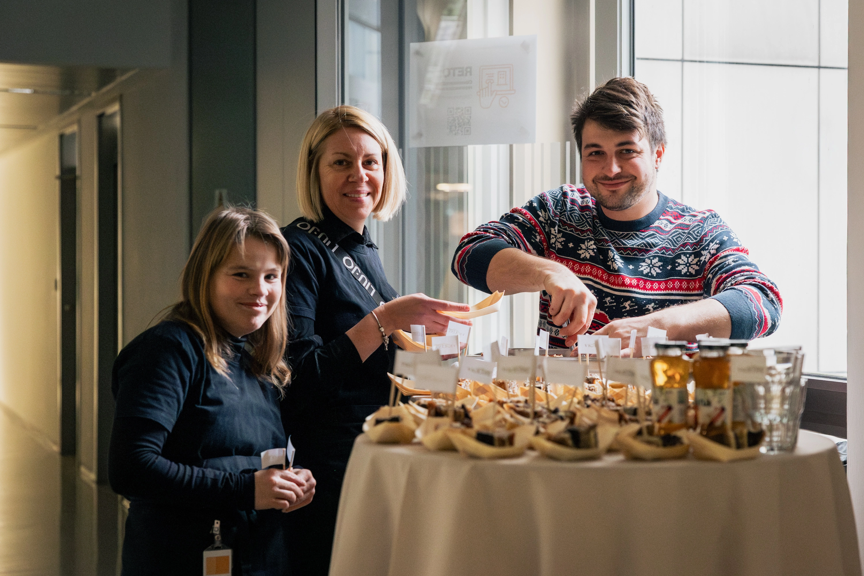 Svetovni dan invalidov - strežba hrane