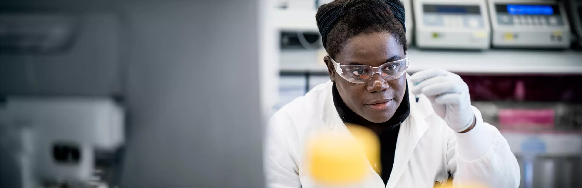 NIBR scientist working in a lab in Cambridge