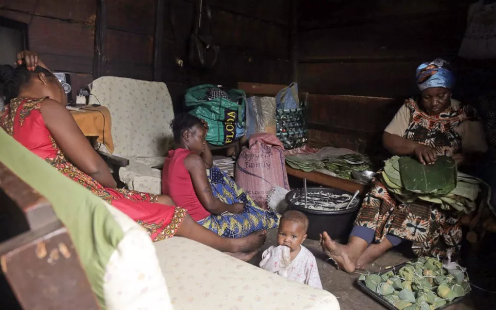Nyintché, a single mother, lives with her two daughters and her granddaughter.