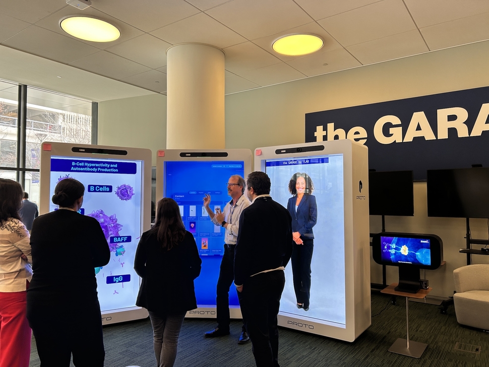 Novartis employees exploring new possibilities in the GARAGE by iLab 