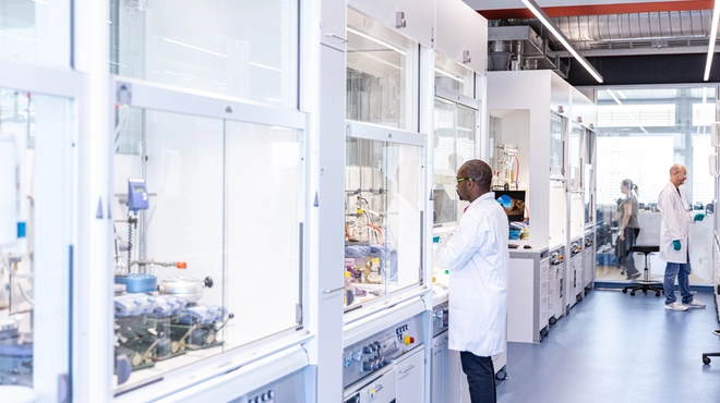 Scientists in a laboratory of Banting 1 where the Global Discovery Chemistry group is based