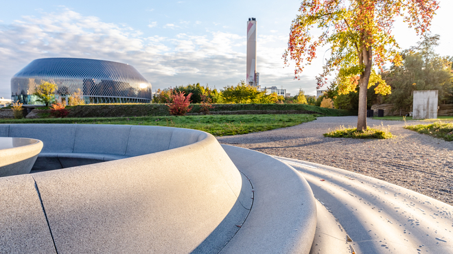 Park South of Novartis Campus with view to Novartis Pavillon