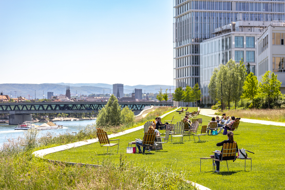 View towards Asklepios 8 and Dreirosenbrücke/Basel, Novartis Campus Basel
