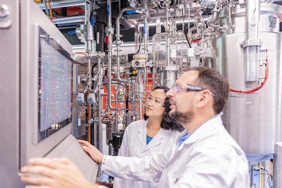 Scientists in the fermentation hub of Banting 1