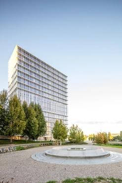 View to Asklepios building, oscillation bench in the front