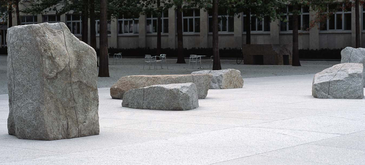 Sieben Steine, Seven Stones