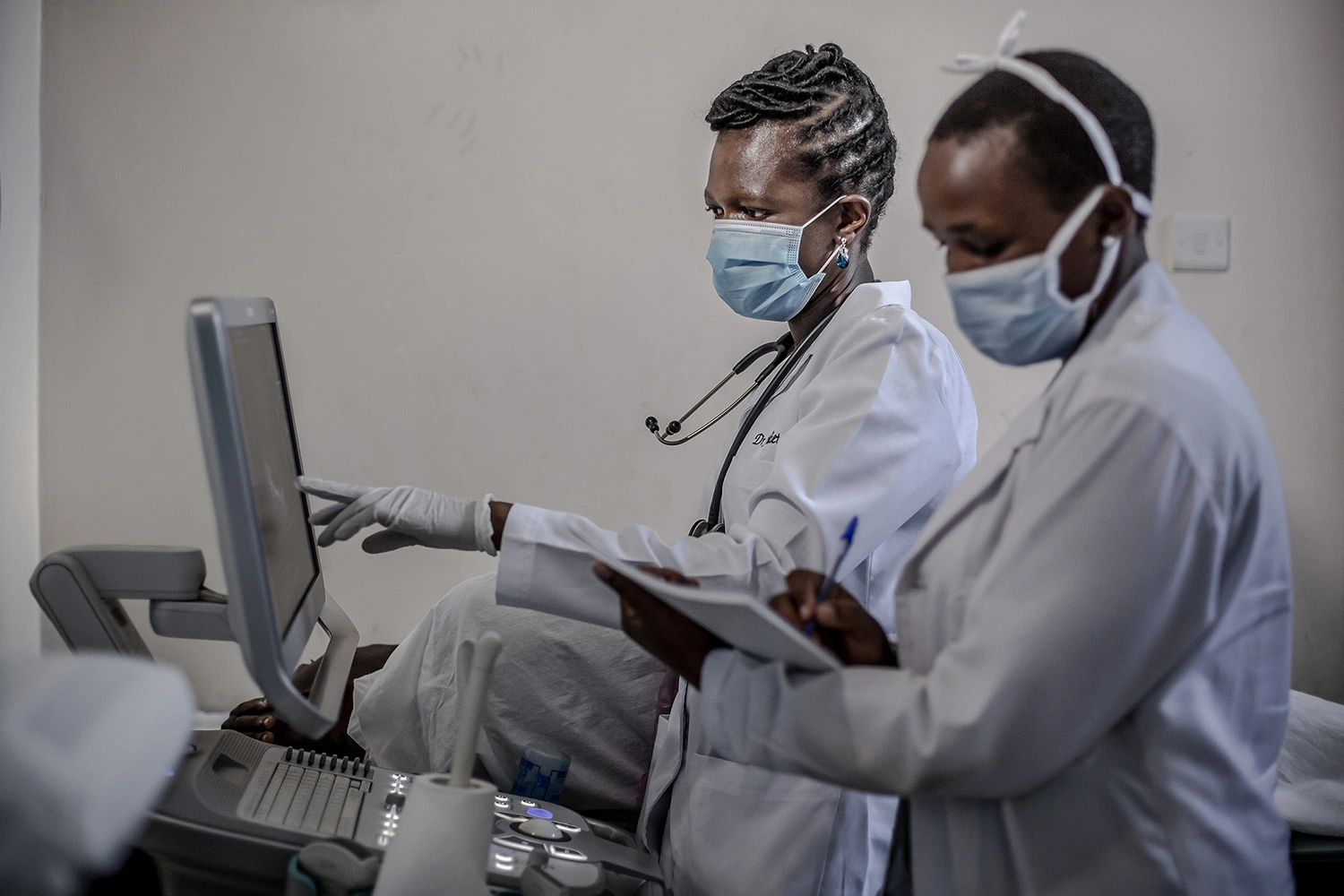 Doctor discussing ultrasound investigation