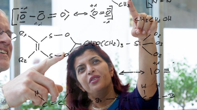 Opening chemistry education to the world