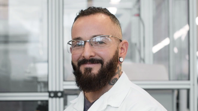 Ron Hollander, president of the International Neuroendocrine Cancer Alliance, speaking at an event