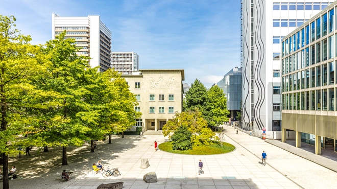 View of Forum 1 and Fabrikstrasse, Novartis Campus Basel