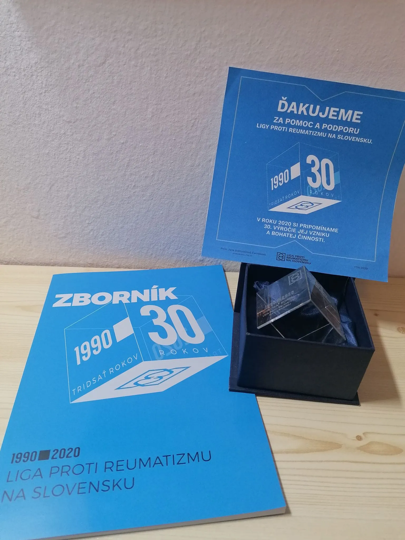 Plaketa k 30. výročiu Ligy proti reumatizmu