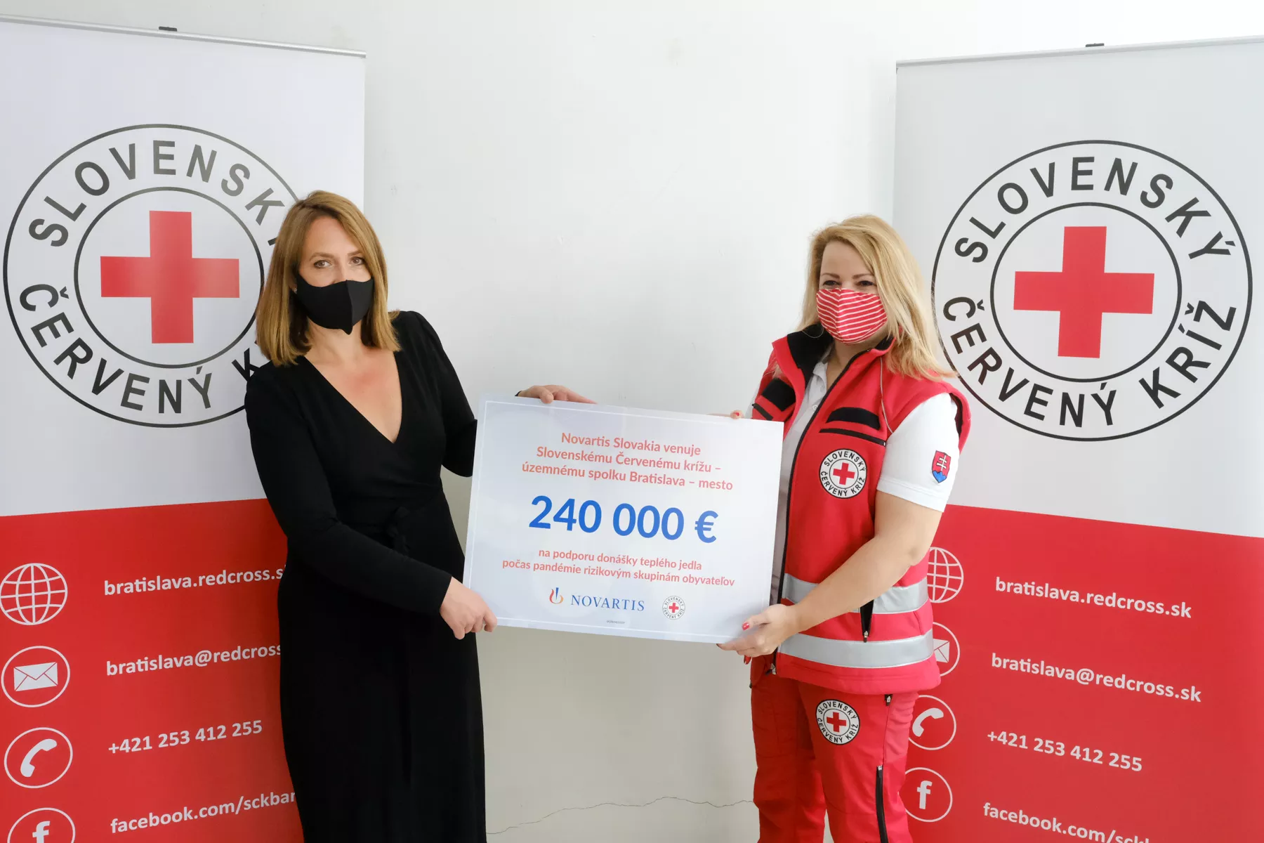 Novartis Slovakia poskytol grant Slovenskému červenému krížu 