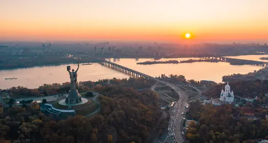 Київський горизонт, гарний вогняний захід сонця